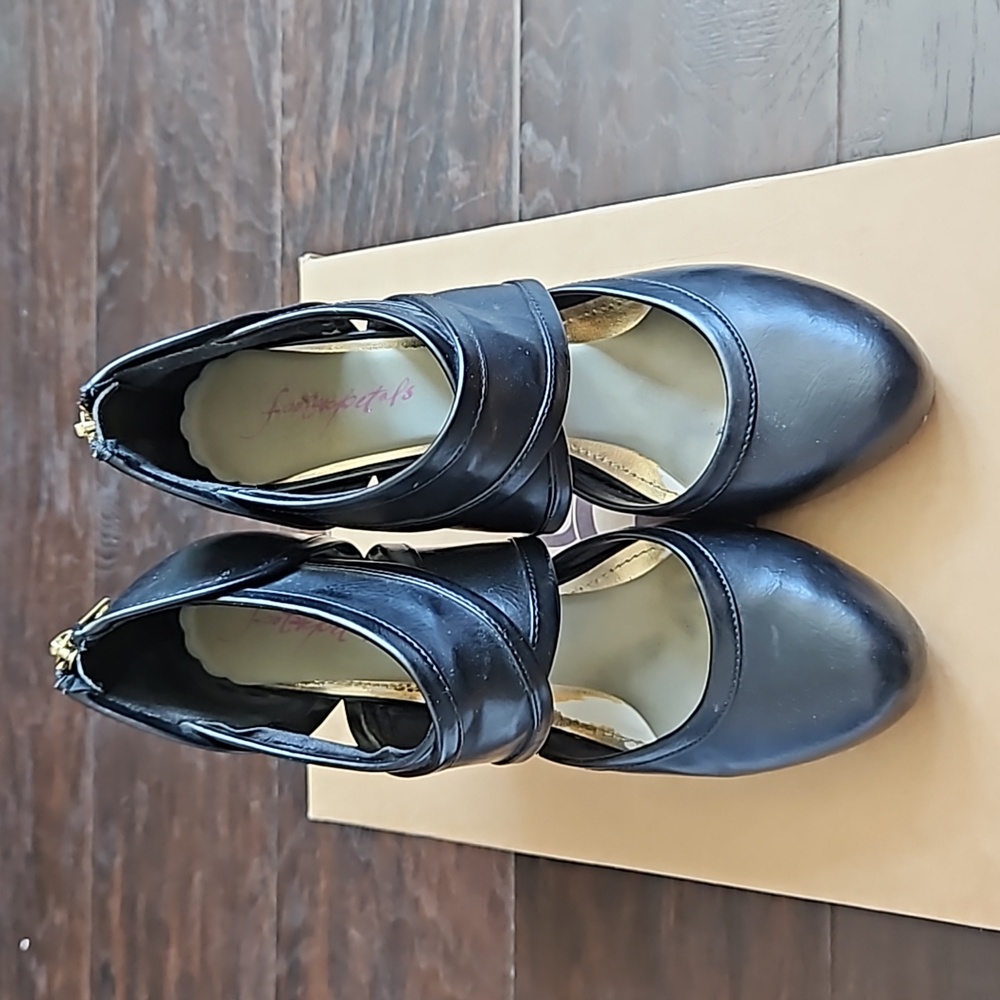 H&M Zip-Back Pumps